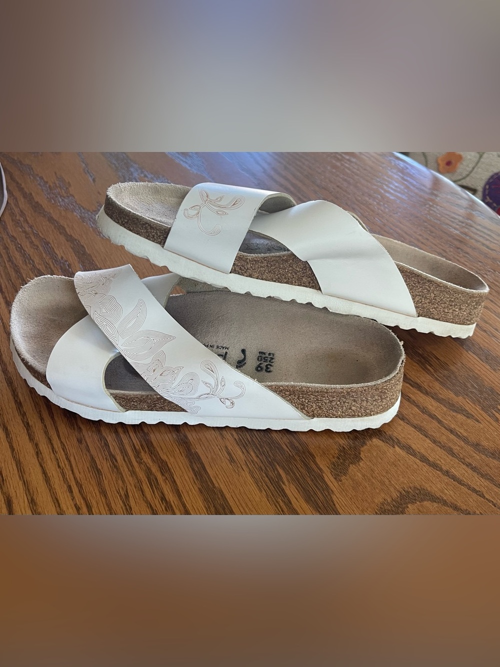 Papillio White Crisscross Floral-Embossed Sandals EU 39